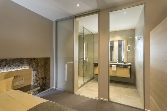 Badezimmer im Doppelzimmer Penthouse Seehotel Wiesler